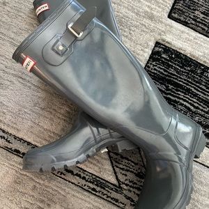HUNTER ORIGINAL Tall Glossy Boots in Gray